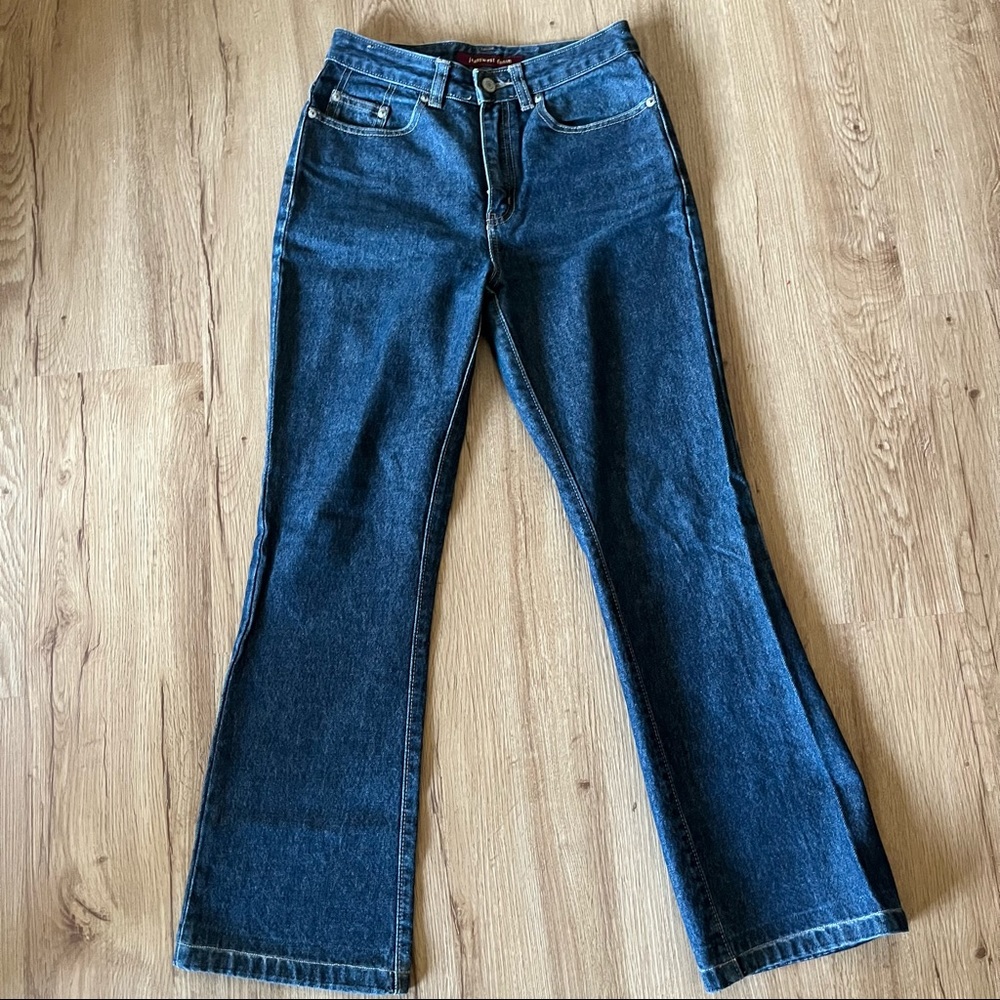 Jeanswest | medium blue denim jeans with slight flair size 26